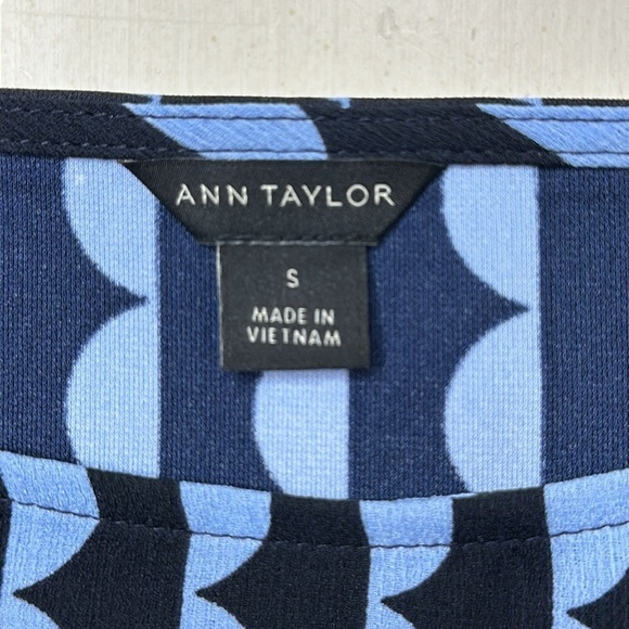 Ann Taylor Ruffle Sleeve Blouse Size Small - Picture 6 of 9